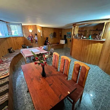 славина къща