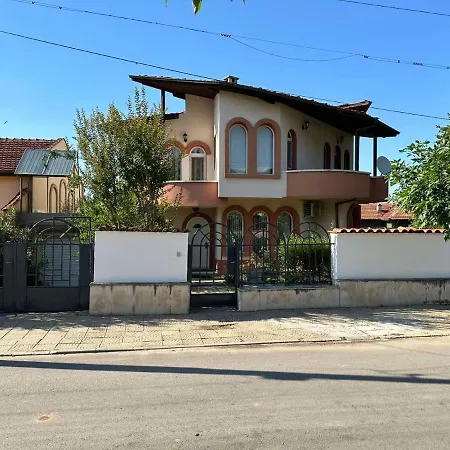 Βίλα славина къща