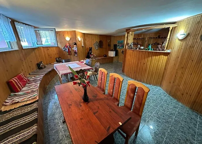 славина къща