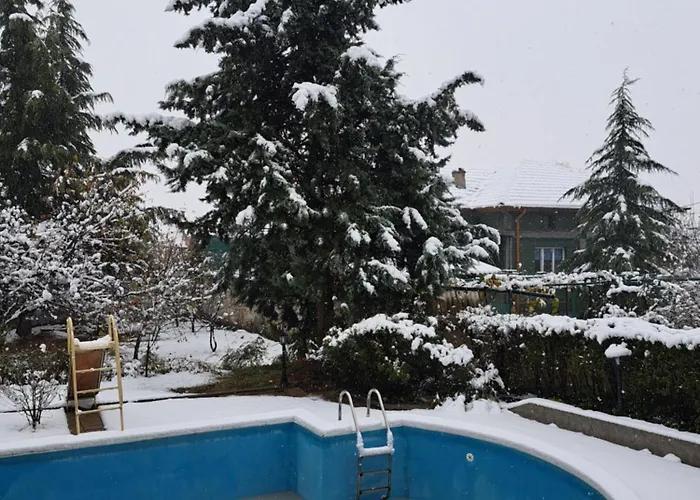 славина къща Villa Perushtitsa